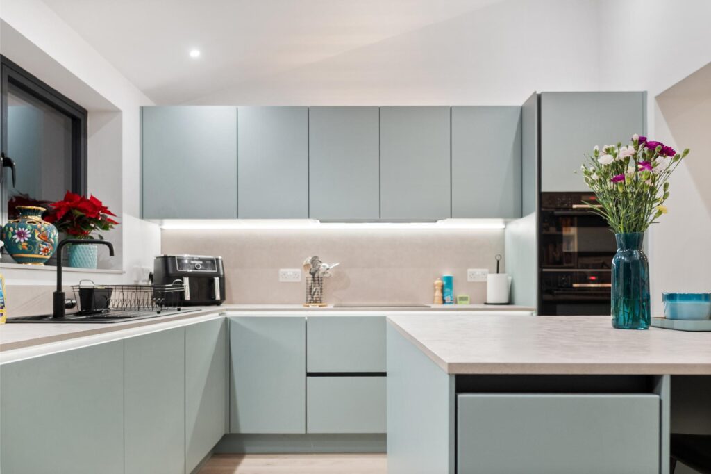 19 6Nh8421 | German Kitchen Outlet, Holmfirth