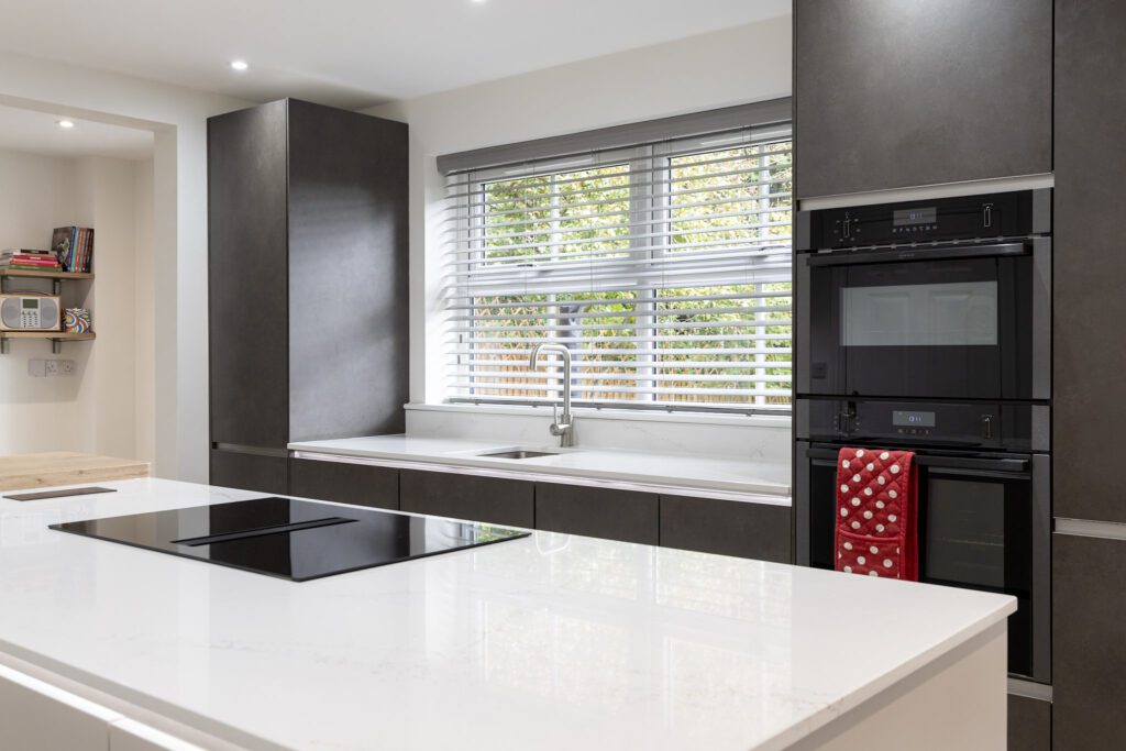 0V7B4895 | German Kitchen Outlet, Holmfirth