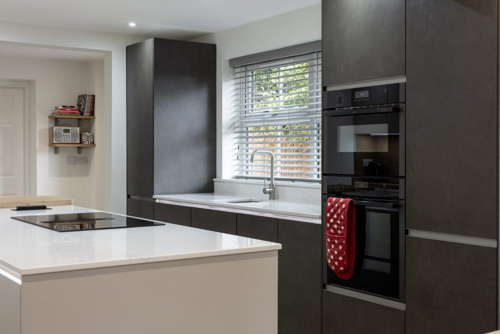 0V7B4912 Enhanced Nr | German Kitchen Outlet, Holmfirth