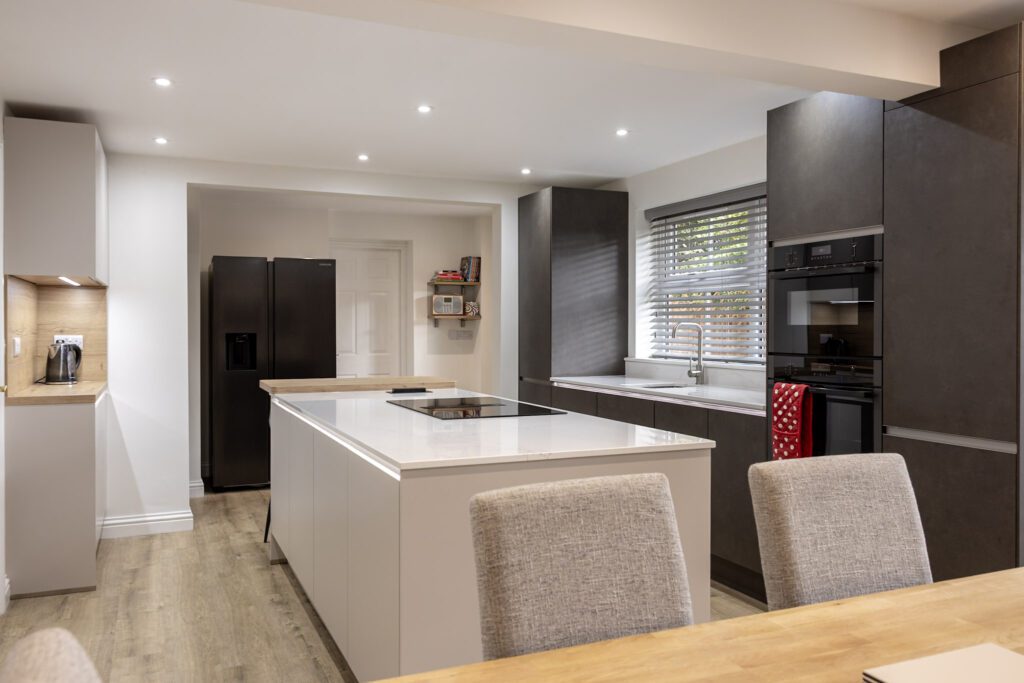 0V7B4915 | German Kitchen Outlet, Holmfirth