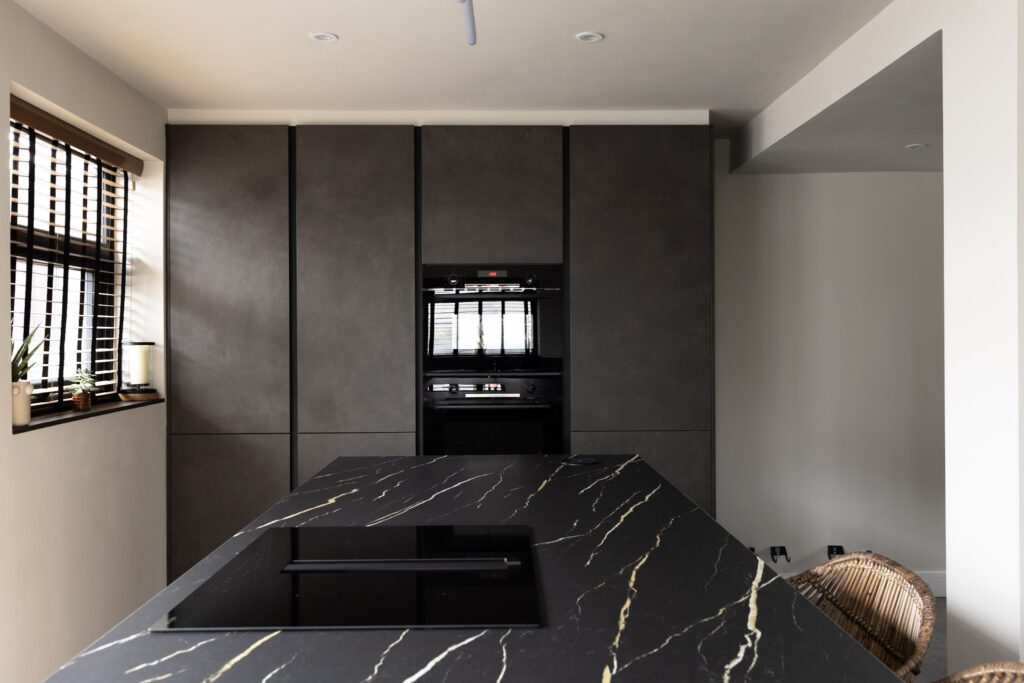 13 6Nh7484 | German Kitchen Outlet, Holmfirth